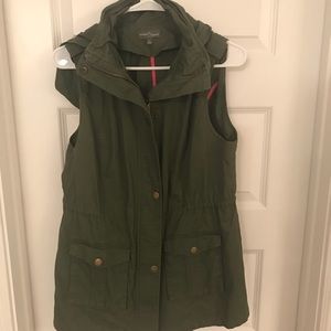 Army green cargo vest